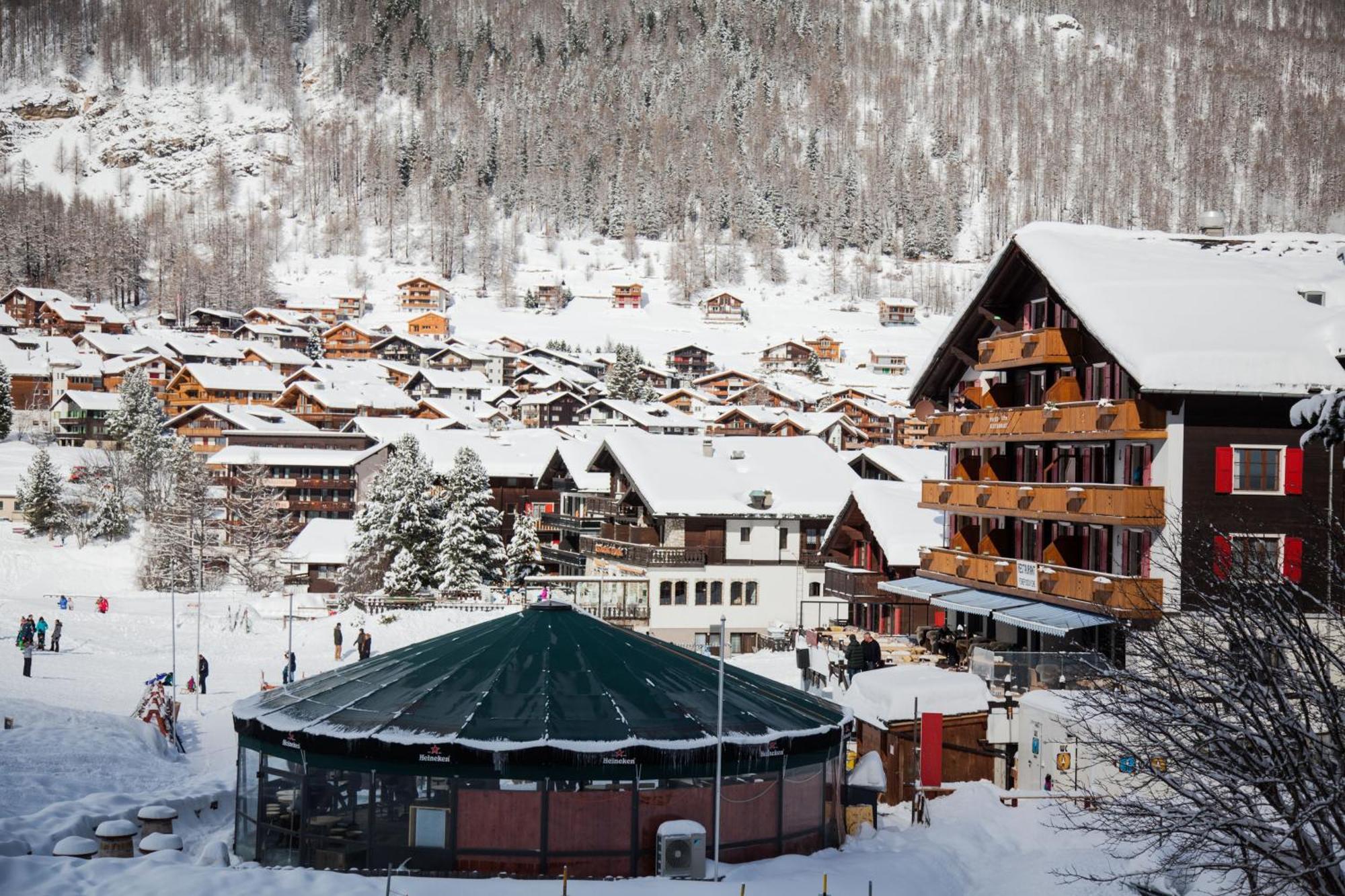 Hotel The Larix Ski-In Ski-Out Зас-Фе Екстер'єр фото